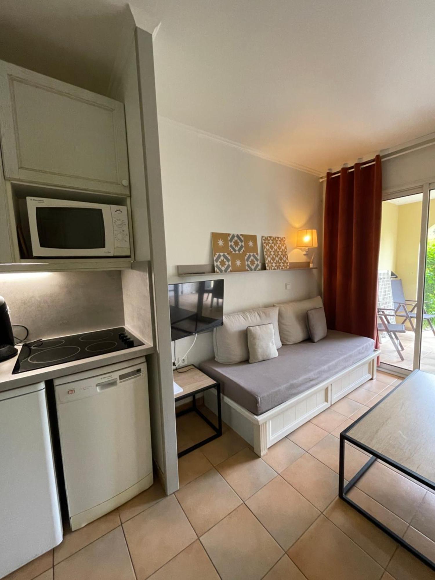 Studio 4 Personnes Golf International Pont Royal Mallemort Exterior foto
